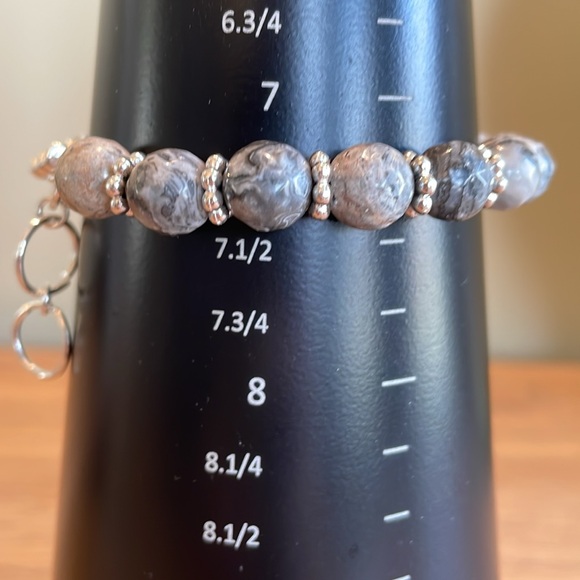 HAND CRAFTED GRAY FACETED AGATE BOHO BRACELET Gray Agate Stones Silver Plate - Picture 4 of 14